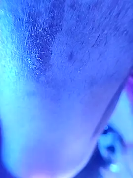 gurlnips online show from September 2025 11:06:02 AM