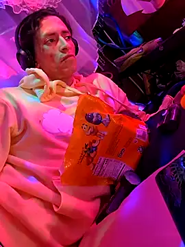 gurlnips online show from October 2025 03:29:02 AM