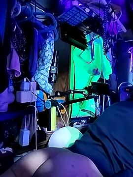 Snapshot of gurlnips chatting on March 2026 01:36:02 AM gurlnips online show from March 2026 01:36:02 AM