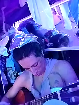 Snapshot of gurlnips chatting on April 2026 11:02:01 AM gurlnips online show from April 2026 11:02:01 AM