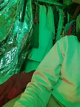 Snapshot of gurlnips chatting on January 2026 01:36:01 PM gurlnips online show from January 2026 01:36:01 PM