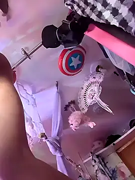 gurlnips online show from October 2025 08:41:02 PM