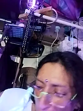 Snapshot of gurlnips chatting on March 2026 02:06:01 PM gurlnips online show from March 2026 02:06:01 PM