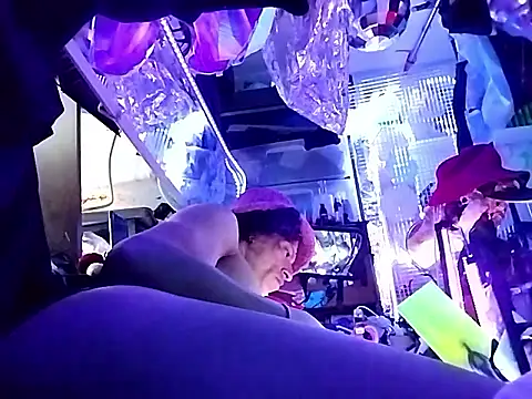 Snapshot of gurlnips chatting on April 2026 07:09:01 PM gurlnips online show from April 2026 07:09:01 PM