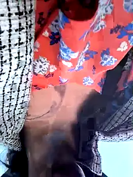 Snapshot of gurlnips chatting on March 2026 01:31:02 AM gurlnips online show from March 2026 01:31:02 AM