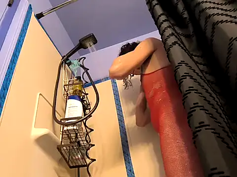 Snapshot of gurlnips chatting on February 2026 04:04:01 PM gurlnips online show from February 2026 04:04:01 PM