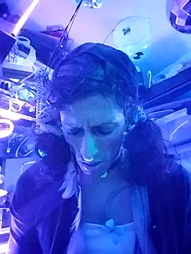 Snapshot of gurlnips chatting on March 2026 03:00:01 AM gurlnips online show from March 2026 03:00:01 AM