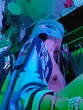 Snapshot of gurlnips chatting on January 2026 12:20:01 PM gurlnips online show from January 2026 12:20:01 PM