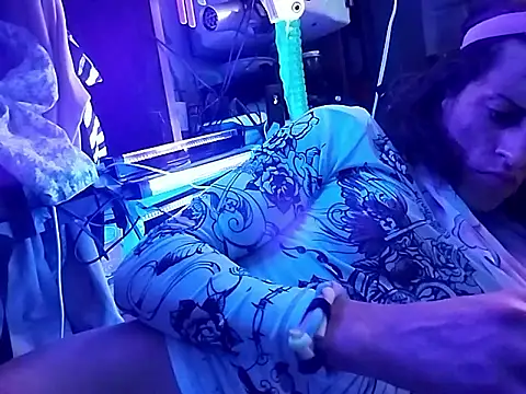 Snapshot of gurlnips chatting on March 2026 12:10:01 PM gurlnips online show from March 2026 12:10:01 PM