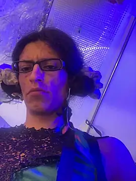gurlnips online show from September 2025 08:24:01 AM