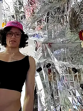 gurlnips online show from March 2025 06:26:02 AM