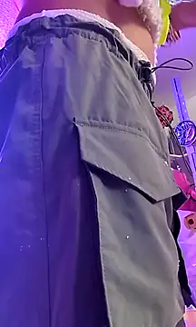 gurlnips online show from November 2025 11:25:02 AM