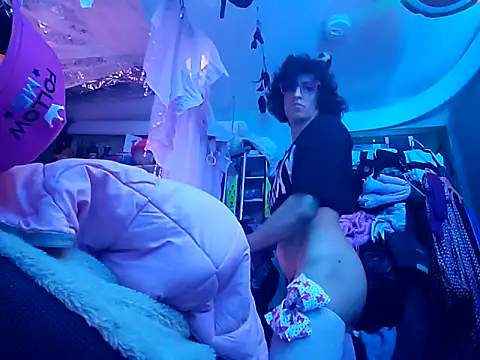gurlnips online show from March 2025 04:08:02 AM