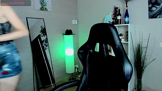 Mermaid N online show from October 2025 01:50:02 AM