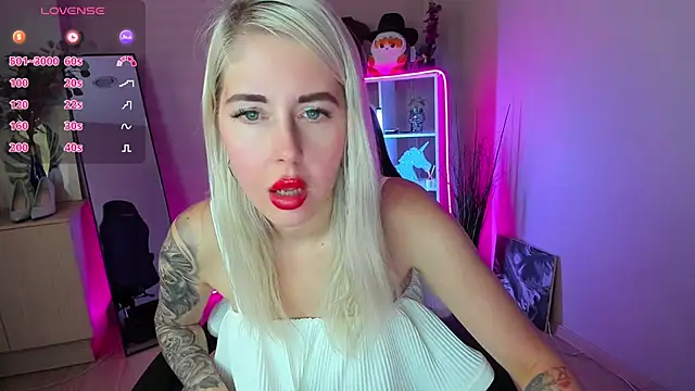 Snapshot of Mermaid_N chatting on June 2026 01:43:01 AM Mermaid N online show from June 2026 01:43:01 AM