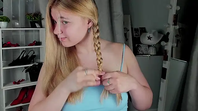 Snapshot of Rebecca_Kelly chatting on November 2025 02:37:01 AM Rebecca Kelly online show from November 2025 02:37:01 AM