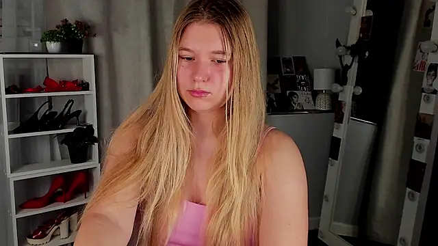 Rebecca Kelly online show from October 2025 02:02:01 AM