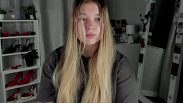 Snapshot of Rebecca_Kelly chatting on November 2025 02:15:01 AM Rebecca Kelly online show from November 2025 02:15:01 AM