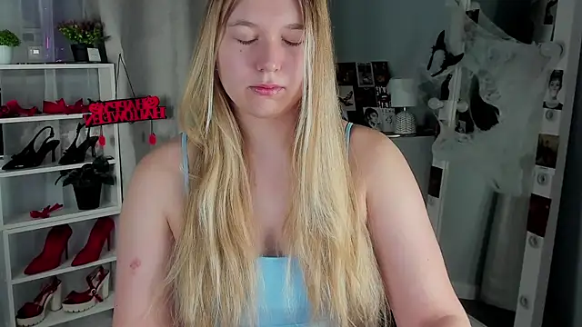 Snapshot of Rebecca_Kelly chatting on October 2025 01:50:01 AM Rebecca Kelly online show from October 2025 01:50:01 AM