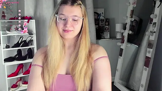 Rebecca Kelly online show from February 2026 02:43:01 AM