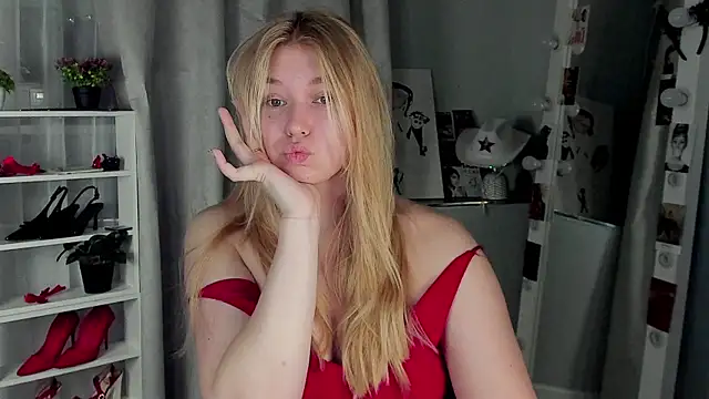 Snapshot of Rebecca_Kelly chatting on November 2025 02:32:02 AM Rebecca Kelly online show from November 2025 02:32:02 AM