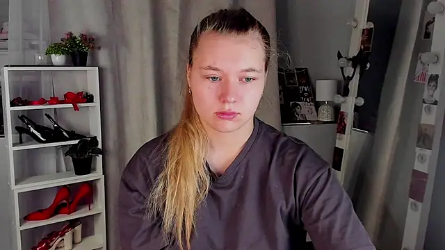 Rebecca Kelly online show from October 2025 02:13:02 AM