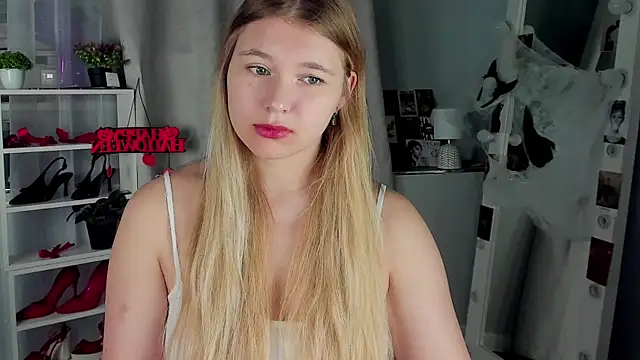 Snapshot of Rebecca_Kelly chatting on November 2025 02:40:02 AM Rebecca Kelly online show from November 2025 02:40:02 AM