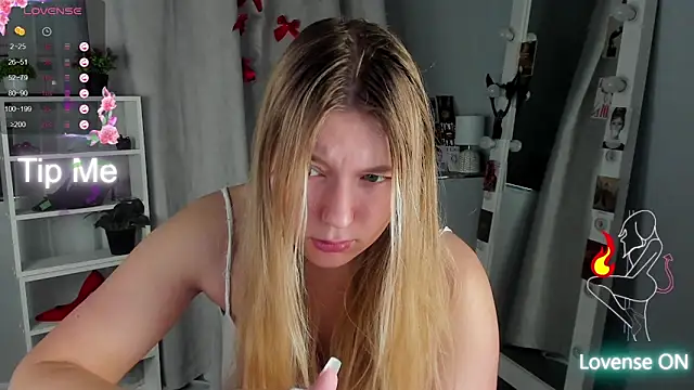Rebecca Kelly online show from September 2025 01:42:01 AM