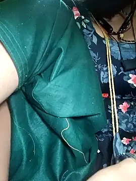 Snapshot of Cute_Suhani chatting on February 2025 05:06:01 PM Cute Suhani online show from February 2025 05:06:01 PM