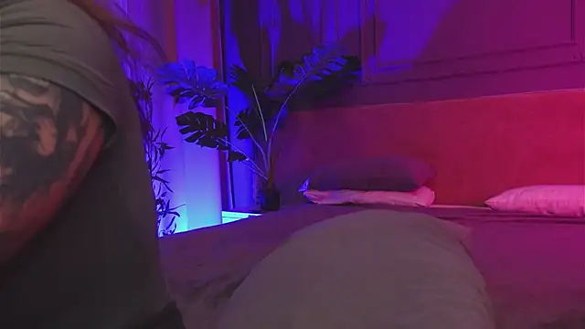 Liv Fay online show from November 2025 01:48:02 PM