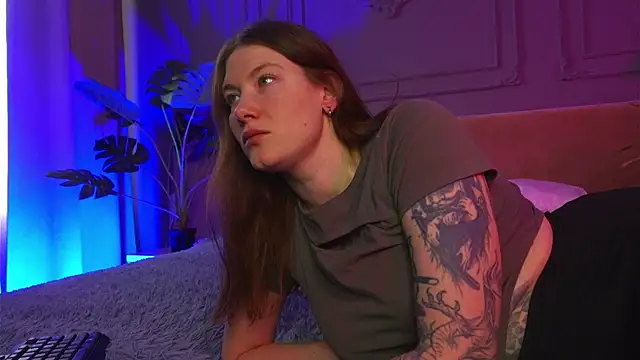 Liv Fay online show from September 2025 02:49:01 PM