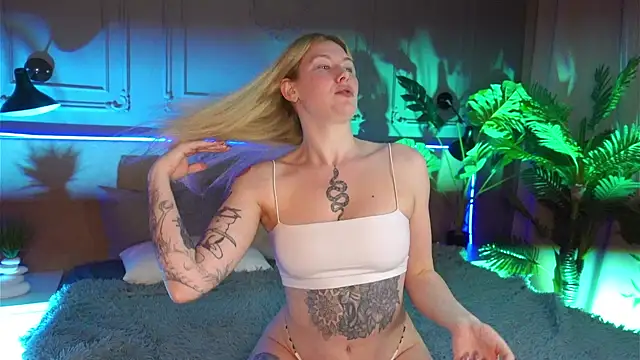 Liv Fay online show from March 2025 08:38:02 PM