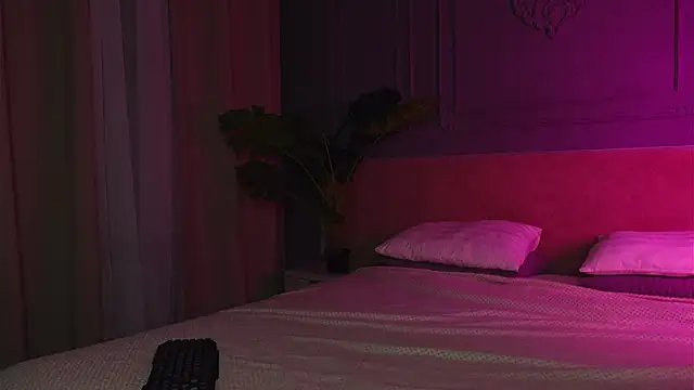 Liv Fay online show from December 2025 02:49:02 PM