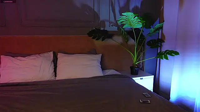 Liv Fay online show from February 2026 01:52:01 PM