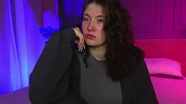 Liv Fay online show from December 2025 02:15:02 PM