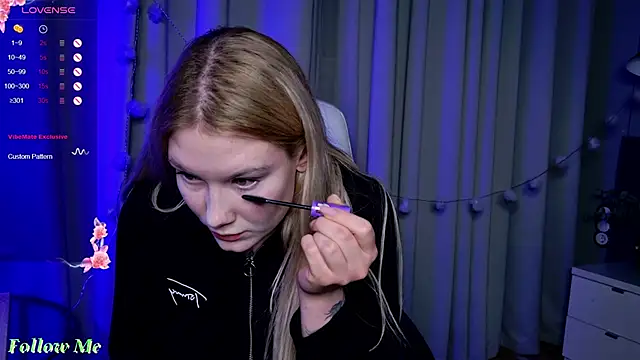 Liv Fay online show from February 2025 04:44:01 PM