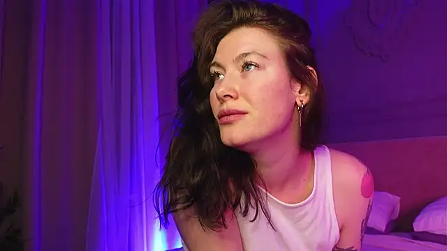 Liv Fay online show from November 2025 03:37:01 PM