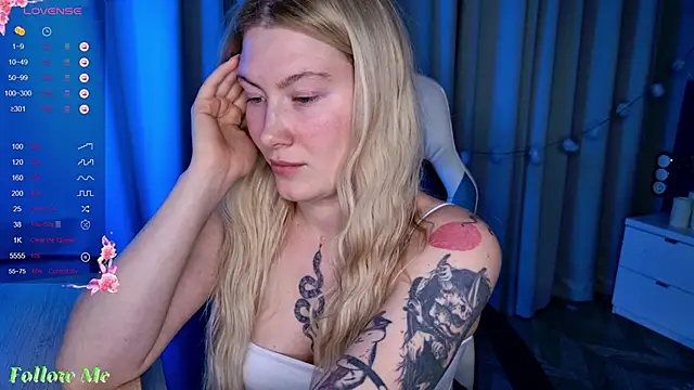 Liv Fay online show from February 2025 04:03:02 PM