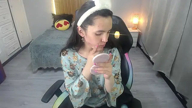 Snapshot of sailor_moon07 chatting on June 2026 03:37:01 AM sailor moon07 online show from June 2026 03:37:01 AM
