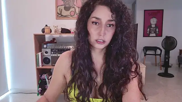 AndreaGomez88 online show from April 2026 08:01:02 PM