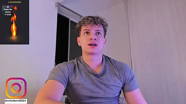 Snapshot of DerekOlsen chatting on October 2025 02:55:02 AM DerekOlsen online show from October 2025 02:55:02 AM