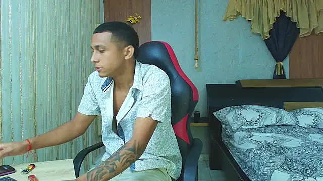 dominic smith  online show from June 2026 04:35:02 AM