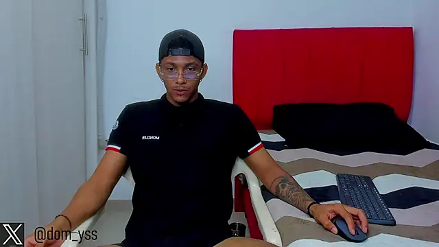 Snapshot of dominic_smith_ chatting on February 2025 11:04:01 PM dominic smith  online show from February 2025 11:04:01 PM