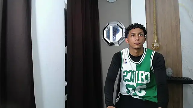 dominic smith  online show from November 2025 12:27:01 AM