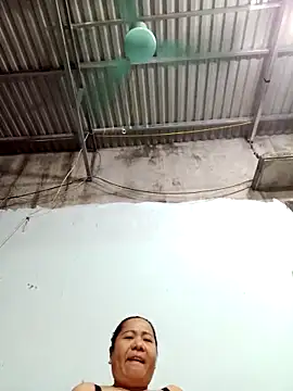 Queen 18200 online show from March 2026 10:44:01 PM