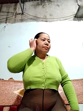 Queen 18200 online show from February 2026 10:04:02 PM