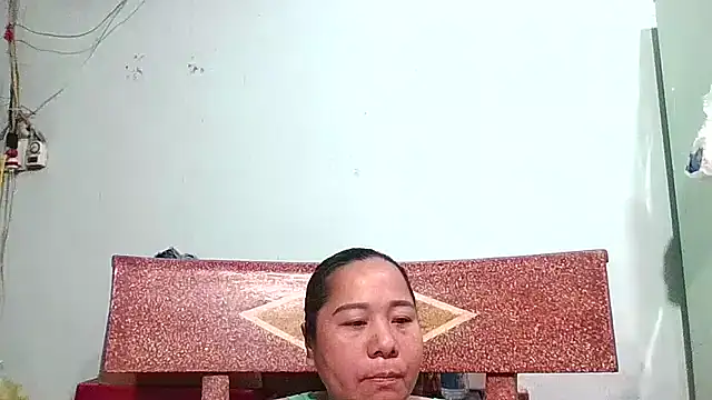 Queen 18200 online show from April 2026 10:27:01 PM