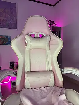 Tsuki-moon online show from October 2025 12:16:02 PM