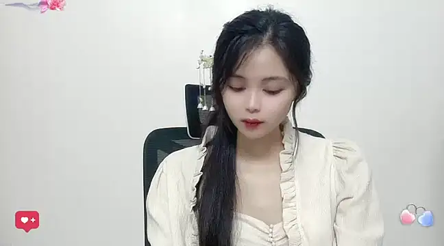 Snapshot of ---MIA--- chatting on February 2025 04:05:02 PM ---MIA--- online show from February 2025 04:05:02 PM