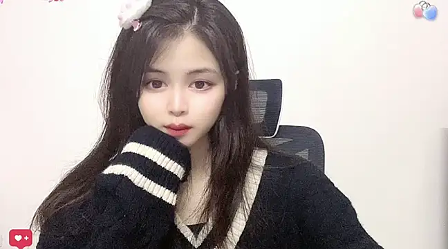 Snapshot of ---MIA--- chatting on February 2025 01:00:01 PM ---MIA--- online show from February 2025 01:00:01 PM